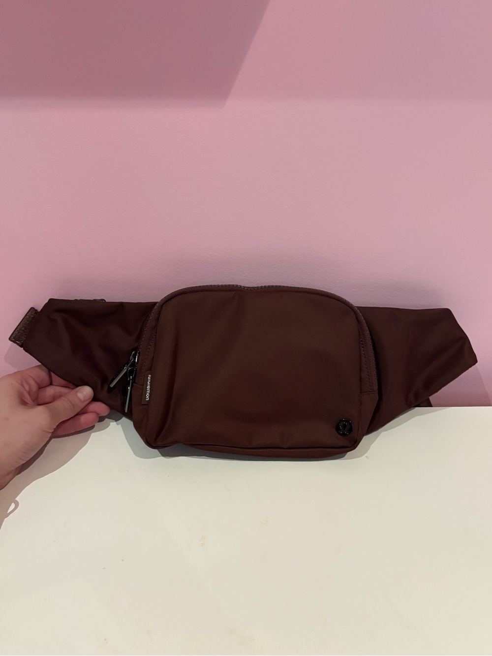lululemon Everywhere Sling Belt Bag Large 2.5L Chocolate Brown - BNWOT 🐻🤎
